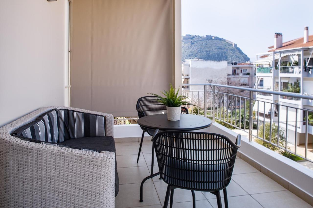 Living In Nafplio Urban Chic Apartments ภายนอก รูปภาพ