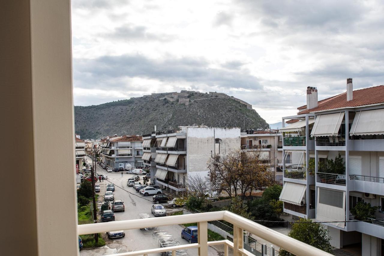 Living In Nafplio Urban Chic Apartments ภายนอก รูปภาพ